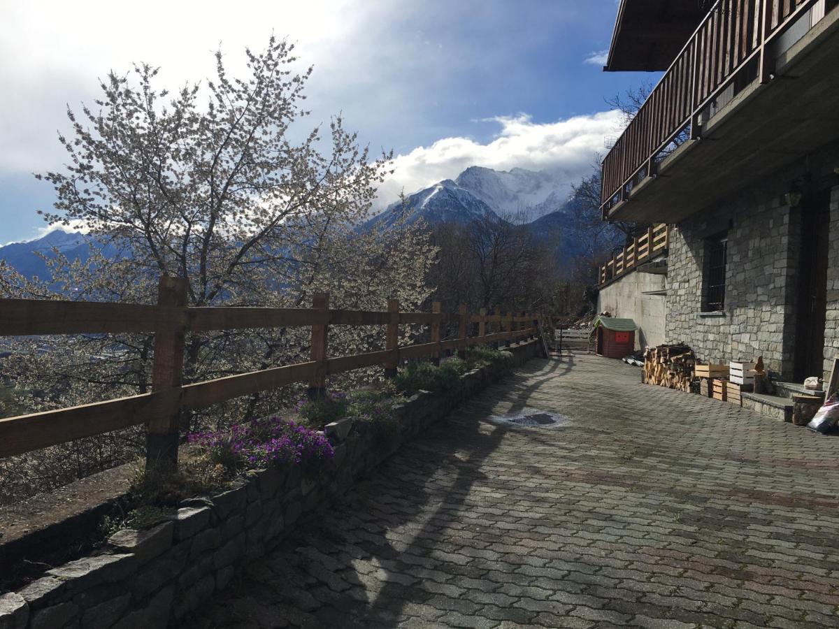 Appartamento La Casa Del Bosco Aosta Esterno foto