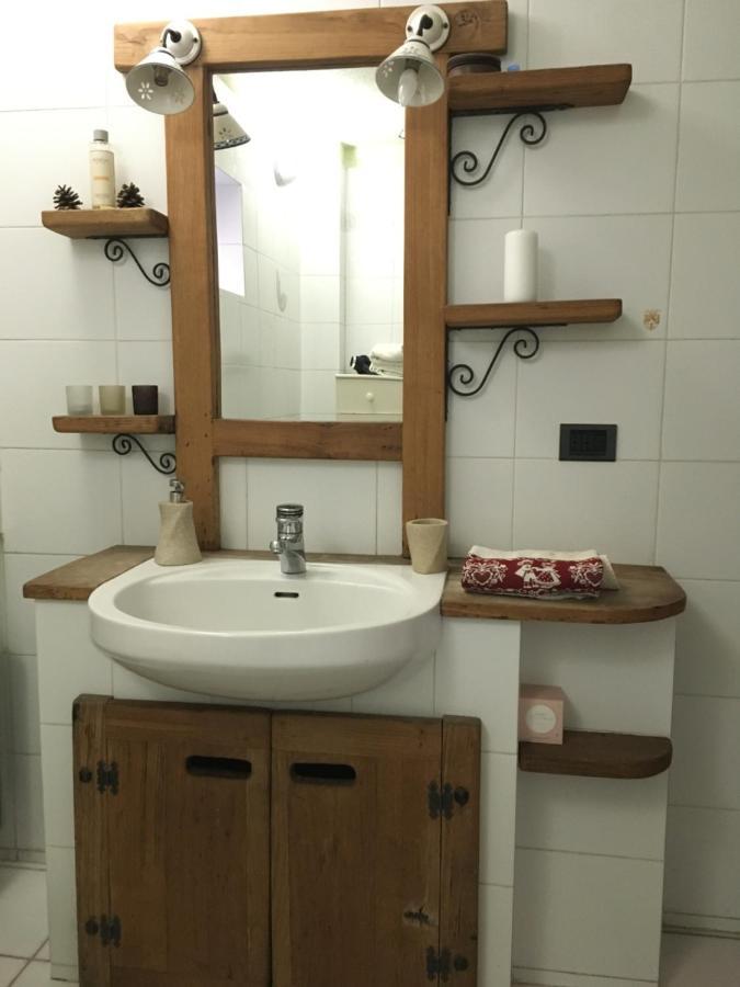 Appartamento La Casa Del Bosco Aosta Esterno foto