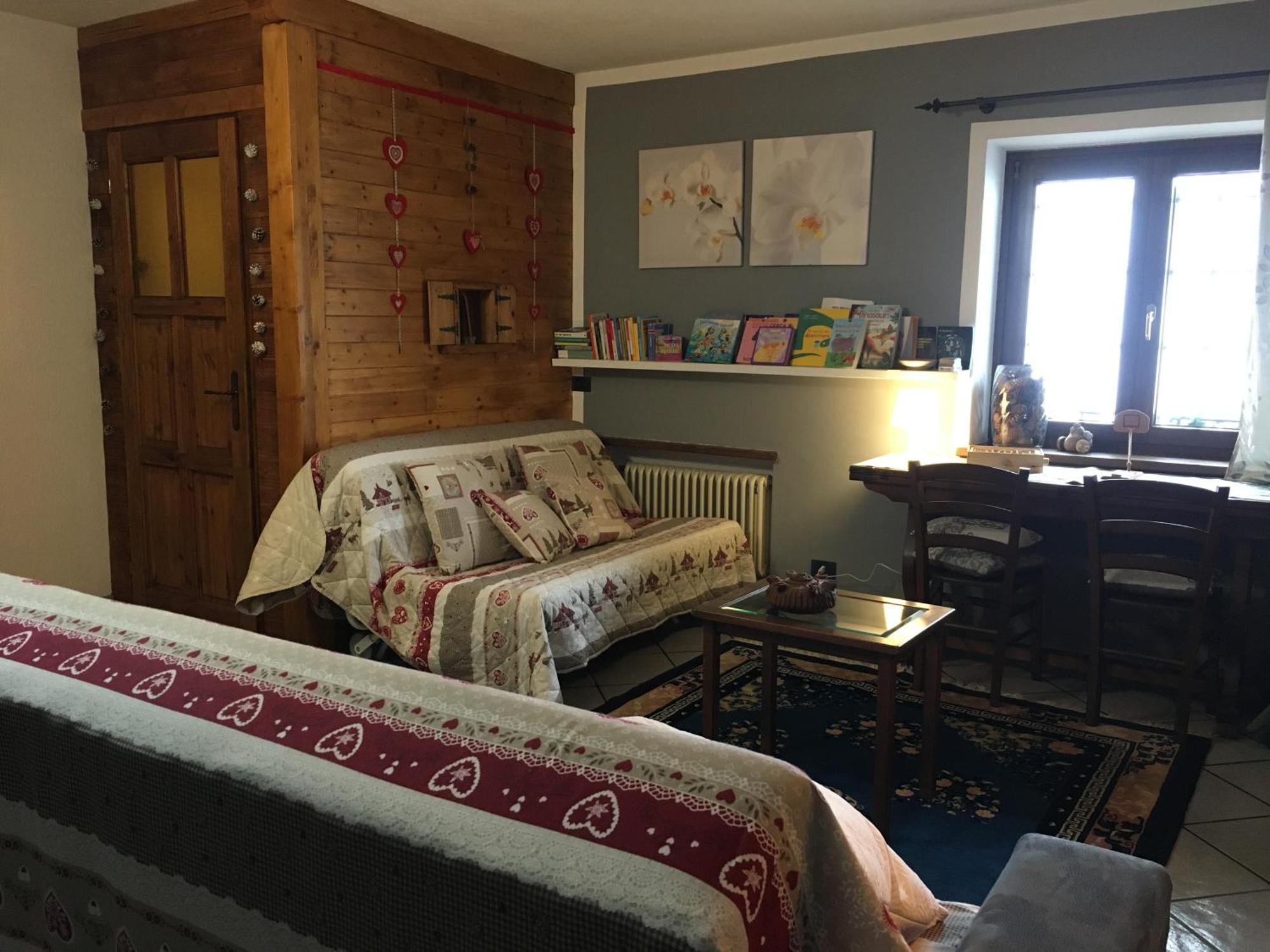 Appartamento La Casa Del Bosco Aosta Esterno foto